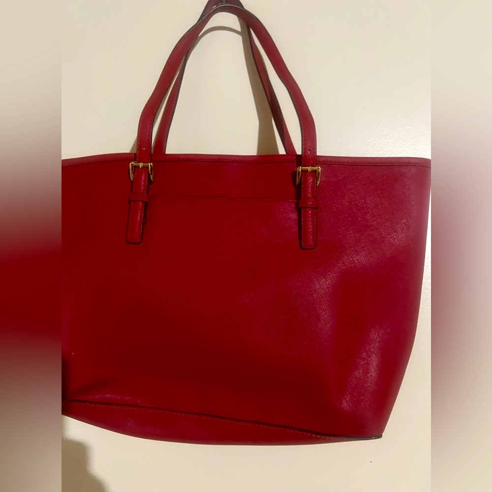 Like new MK red shoulder tote